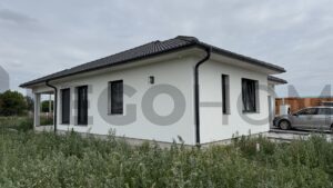 kulcsrakész ház Cegléd 2025.06.17.